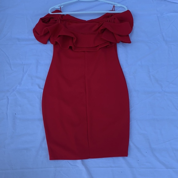 Red off the shoulder body con dress medium - Picture 2 of 2